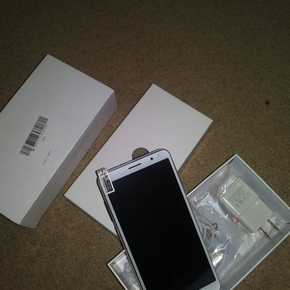 3G Android cell phone - Picture 3 of 3